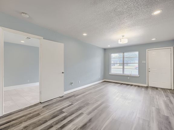 4th image of 2706 Dewitt St