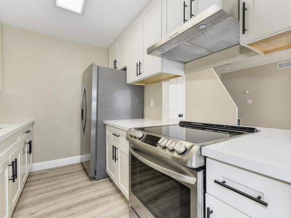 3rd image of 908 Dornajo Way APT 3