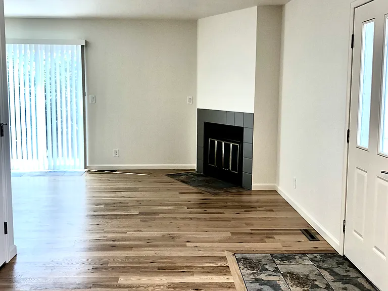 2433 Gay St — Photo 6