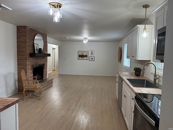4th image of 4905 N Everett Rd