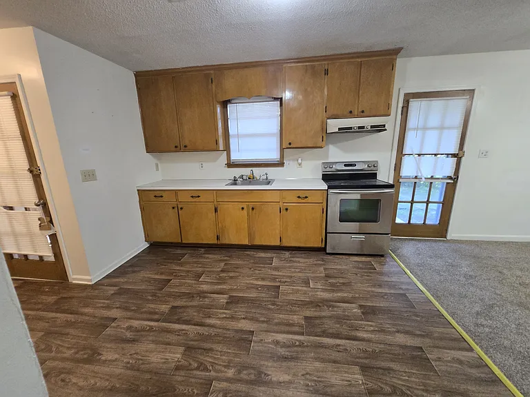 111 Easthaven Rd — Photo 14