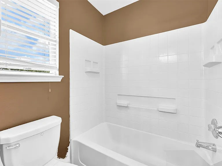 13218 Ambrosa Dr — Photo 17
