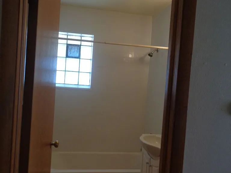 1135 E Gorham St — Photo 12