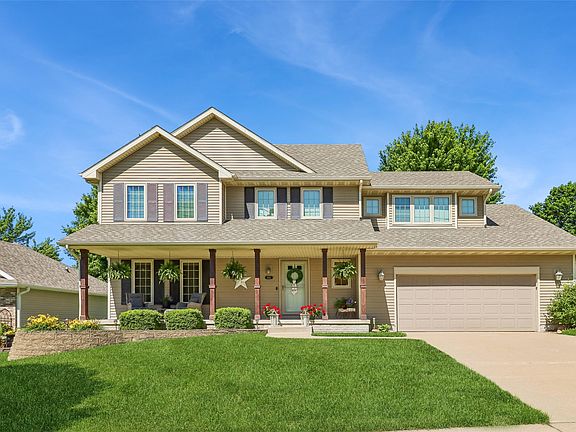 2nd image of 602 SE Michael Dr