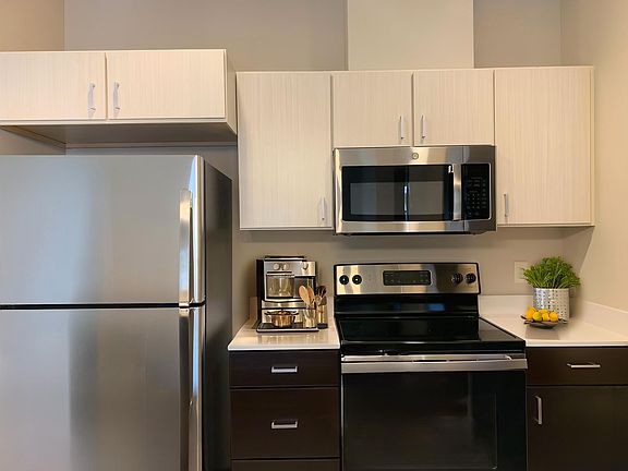 3rd image of 5414 Mineral Point Rd #214
