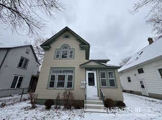 2215 2nd St NE #1, Minneapolis, MN 55418