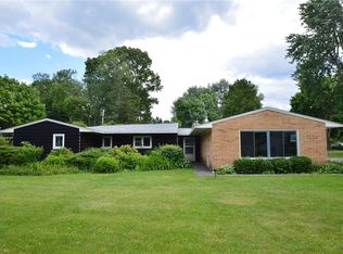 187 Ridgeview Dr, East Rochester, NY 14445