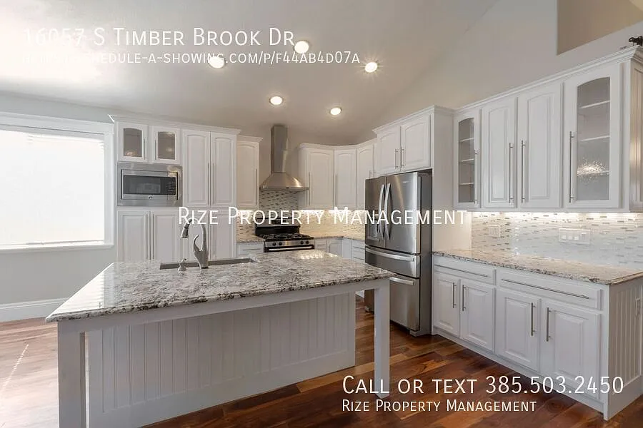 $1000 Off Move in Costs! — Photo 4