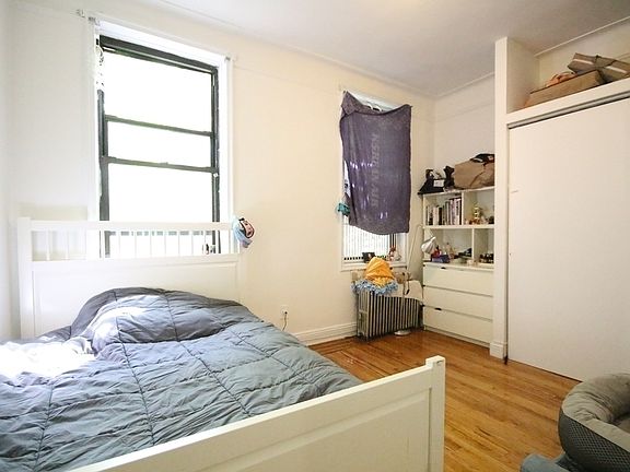 3rd image of 210 E 38th St #4CC1