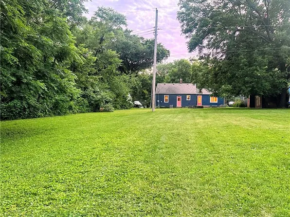 13811 Belmont Ave, Grandview, MO 64030