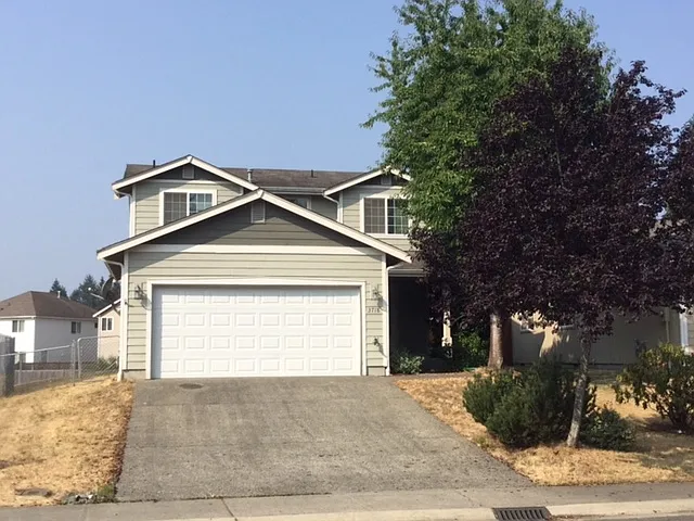 3 bed, 2.5 bath, 1600 sqft, $2,660 — Photo 1