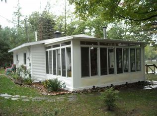 595 Lakeshore Dr, Gladwin, MI 48624