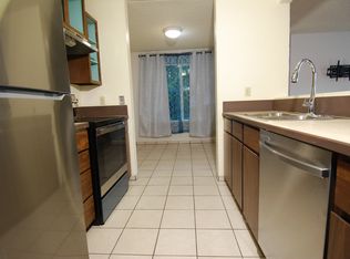 941 N 104th St APT 204, Seattle, WA 98133