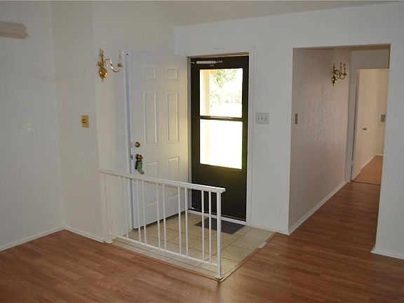 3rd image of 6066 Dooley Dr