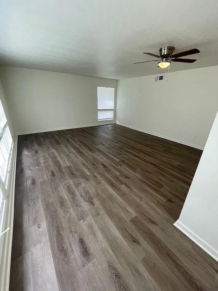 3026 Avondale Rd — Photo 3