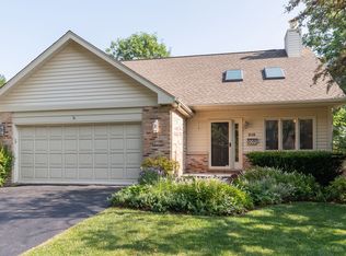 318 E Sunnyside Ave, Libertyville, IL