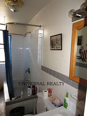 Rented by Universal Realty Group | media 16