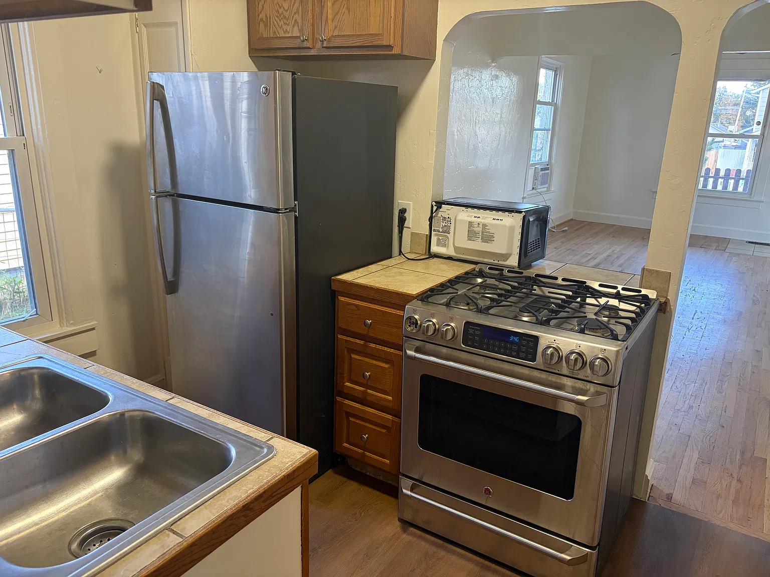 2 bed, 750 sqft, $1,700 — Photo 3