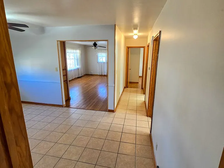 1605 Grand Ave — Photo 9