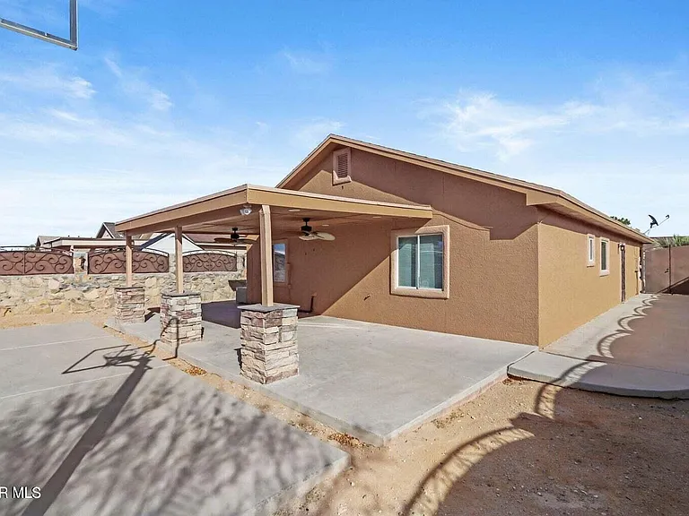 804 Desert Cactus Dr — Photo 20