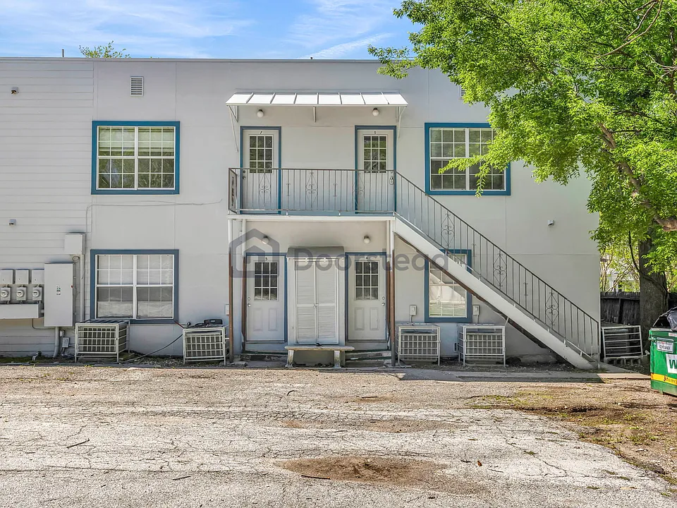 403 Fulton Ave #8