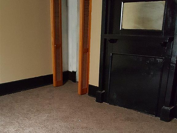 4th image of 2925 Avenue V