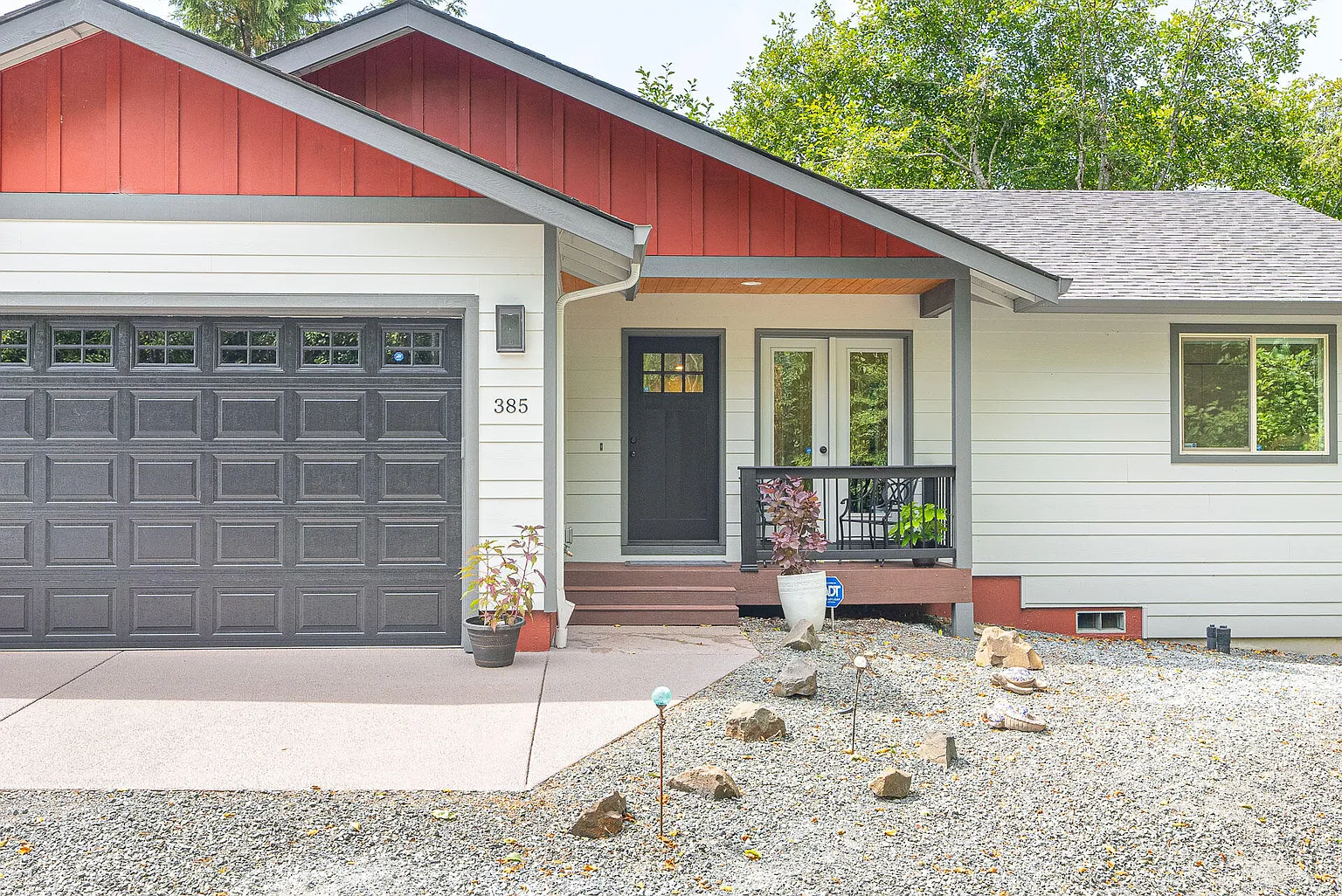 385 N Juniper Ct photo 1