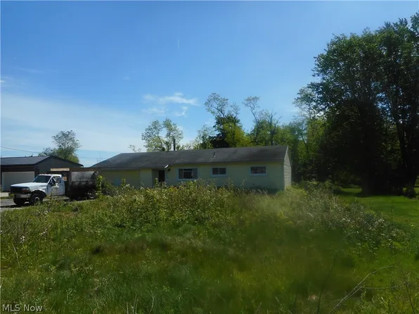12555 Hovey Dr, Chesterland, OH 44026