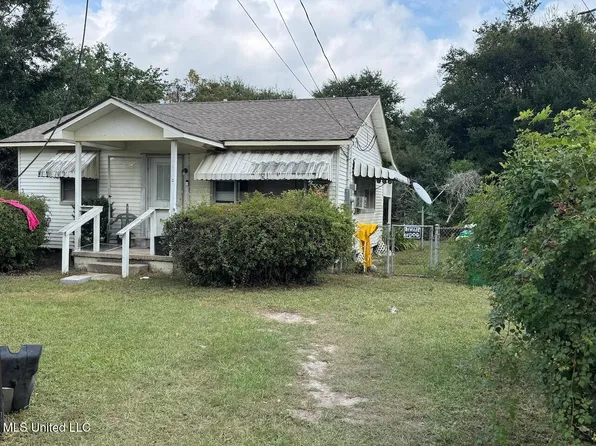 616 W Oak Dr, Gulfport, MS 39507