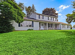 69 Woodberry Rd, New Hartford, NY 13413