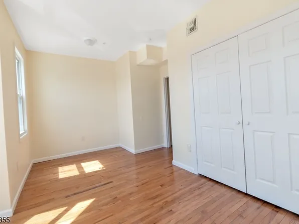 383 Central Ave APT 3, Newark, NJ 07103