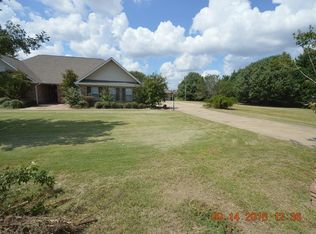 27 Collins Dr, Cleveland, MS 38732