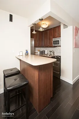 Sold by Sotheby's International Realty | media 11