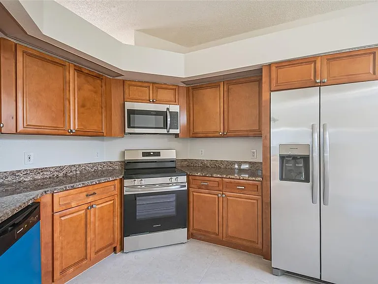 1542 Brook Hollow Dr — Photo 13