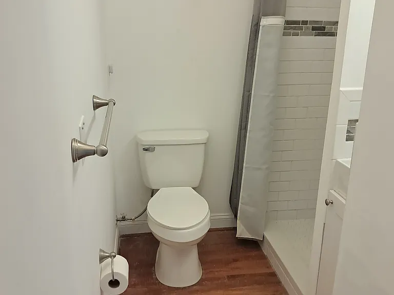 313 Varnum St NW #C — Photo 6
