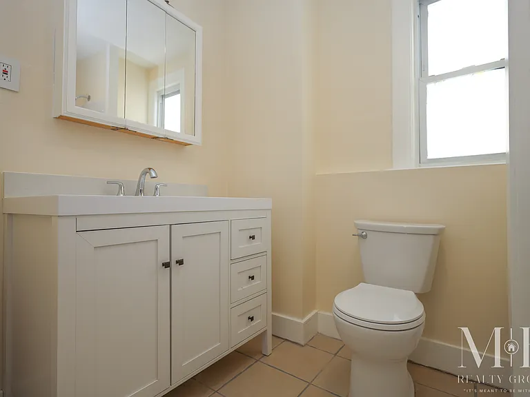110 Murdock St #2 — Photo 15
