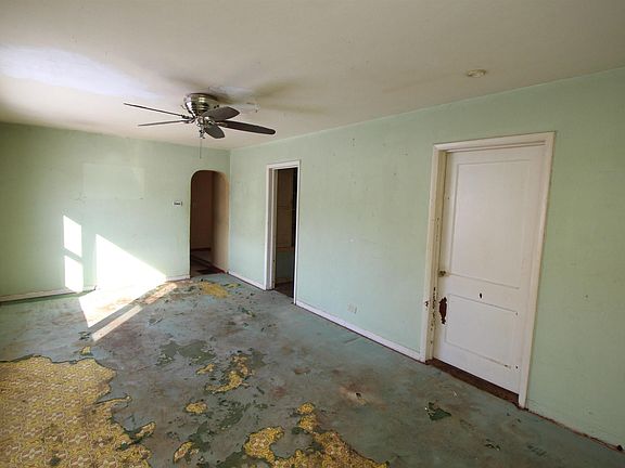 2nd image of 1521 Lake St