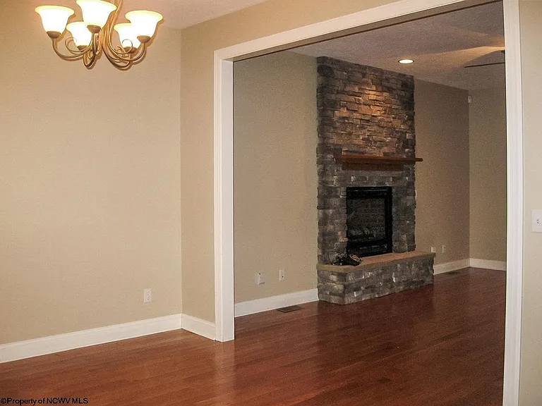 198 Donna Ave — Photo 4