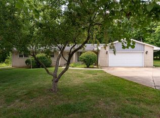 9532 N 1900 East Rd, Bloomington, IL 61705