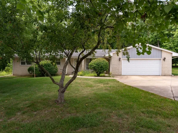 9532 N 1900 East Rd, Bloomington, IL 61705