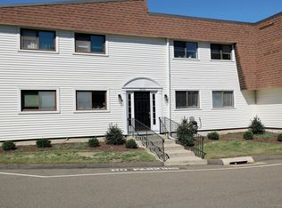 60 Hulls Hwy #60, Southport, CT 06890