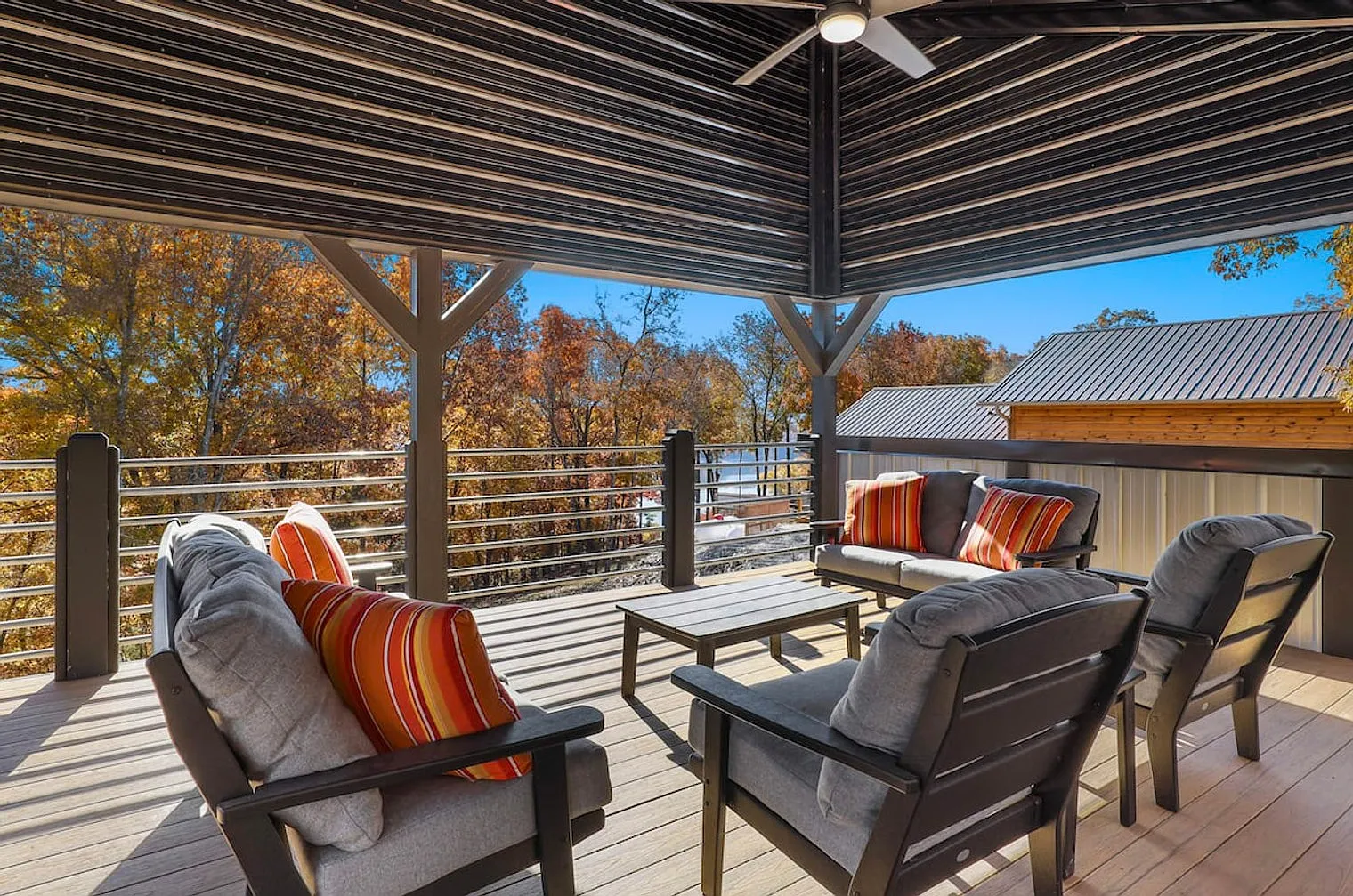 2 bed, 2.0 bath, 1237 sqft, $4,929 — Photo 4