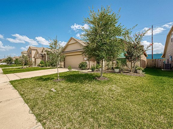 3rd image of 25911 Rustical Rd
