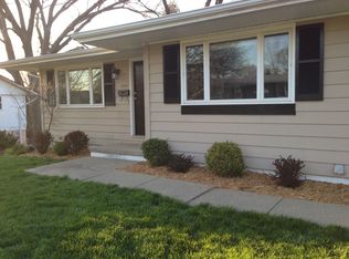 2227 W Warwick Dr, Peoria, IL 61614
