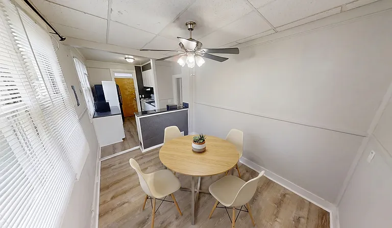 900 Woodlawn Ave — Photo 4