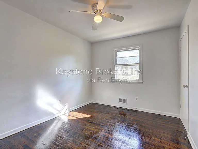 3467 Eisenhower Cir SE — Photo 9
