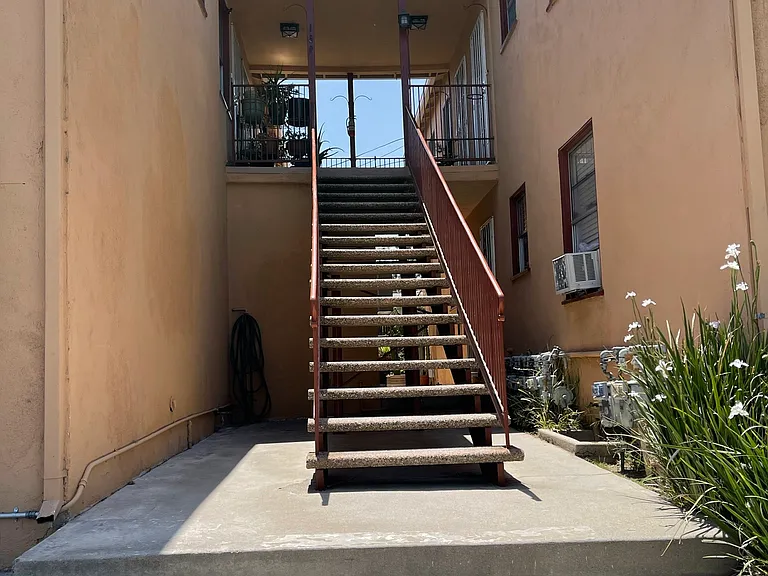 1500 W Alameda Ave — Photo 1