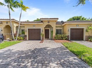 3220 NE 11th Dr, Homestead, FL 33033