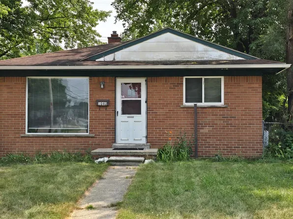 1040 E Bernhard Ave, Hazel Park, MI 48030