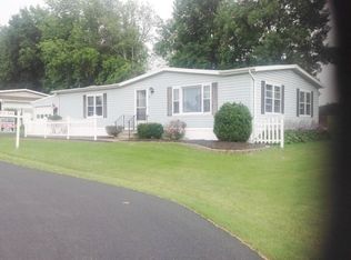 7 Hilltop Dr, Bergen, NY 14416